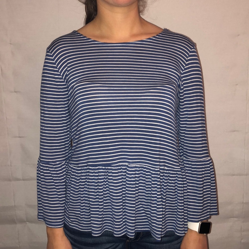 Striped shirt with flowy sleeves